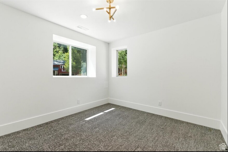 Building Photo - 415 Woodland Dr