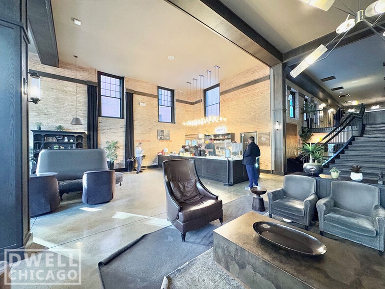 Building Photo - 1513 W Adams St