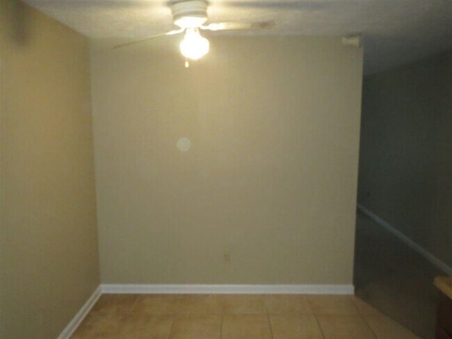 Building Photo - 2932 Greenon Ln