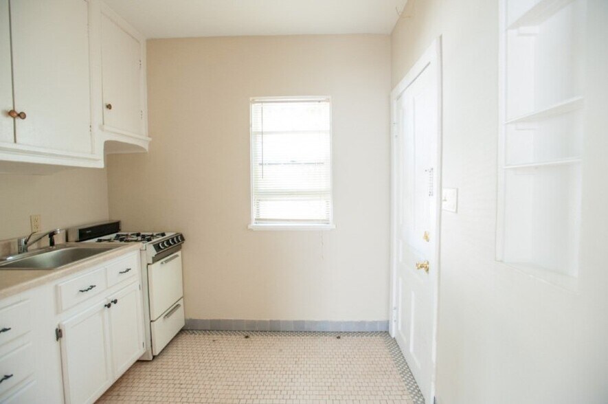 Building Photo - 1665 N Humboldt Ave