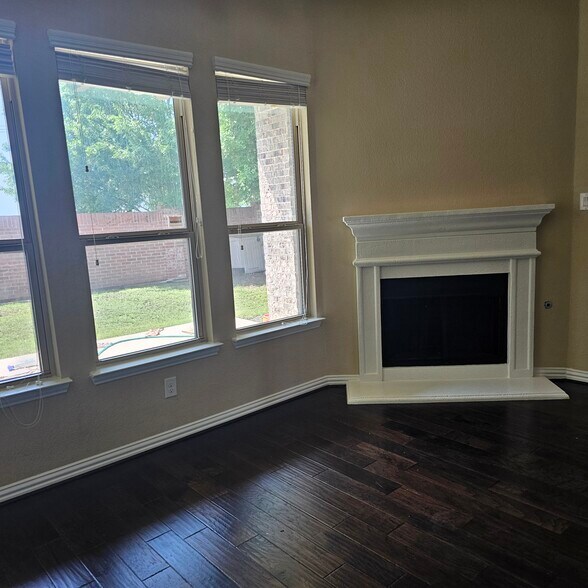 Living Room - 905 Avian Dr