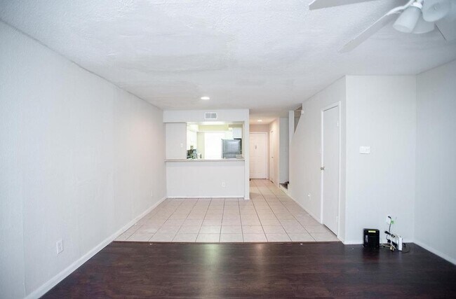 Building Photo - 12668 Windsor Village Dr