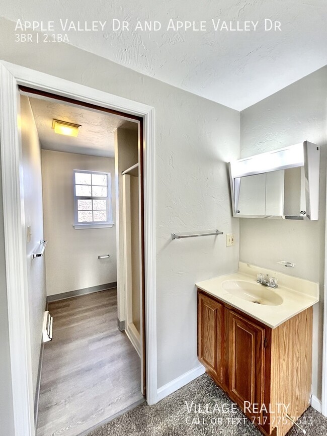 Building Photo - 1114 Apple Valley Dr