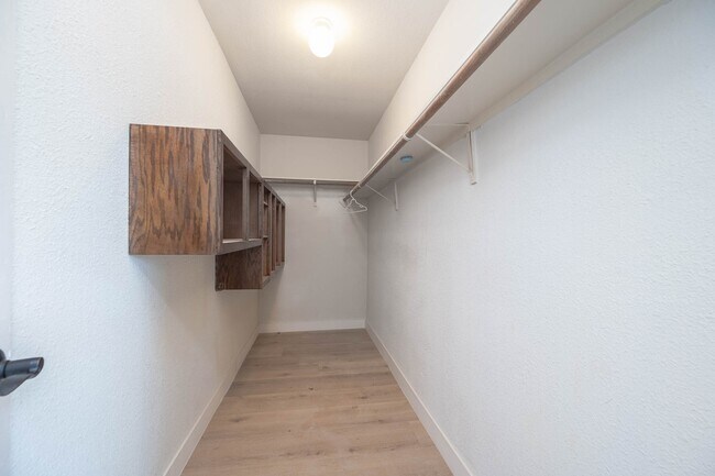Building Photo - 9510 Barracuda Dr