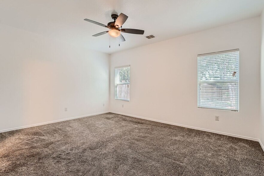 Building Photo - 15111 Pandion Dr