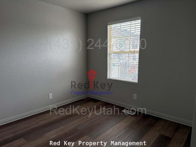 Building Photo - 1930 N Condo.