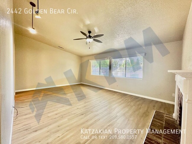 Building Photo - Single Story 3 Bedroom 2 Bath Golden Bear ...