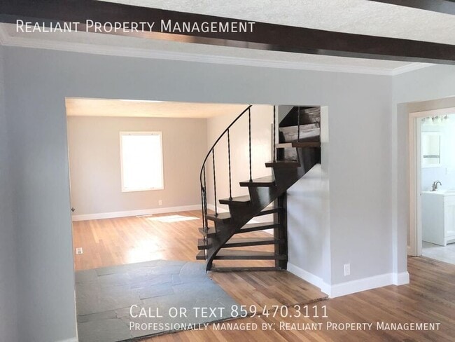 Building Photo - 149 St. Ann-
