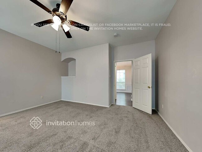 Building Photo - 1755 Cresthill Dr