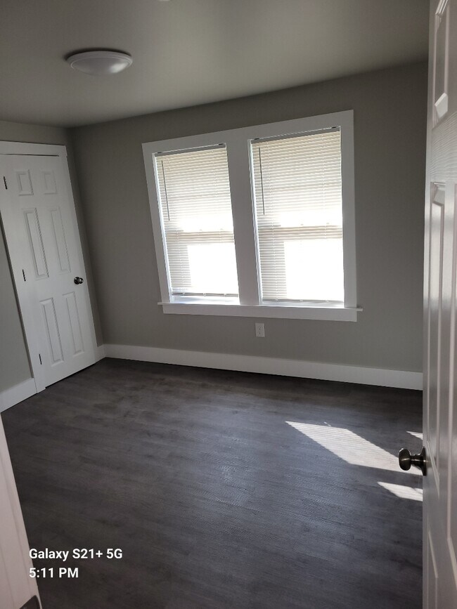 Building Photo - 109 Church St