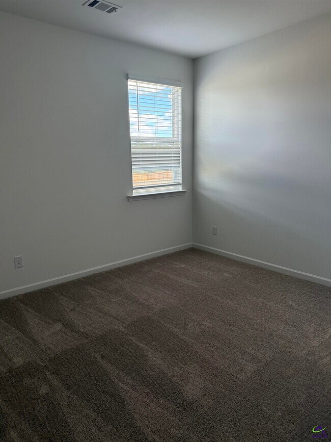 Building Photo - 203 Overton Dr