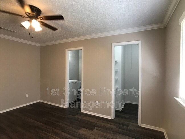 Building Photo - 6040 Blueridge Dr