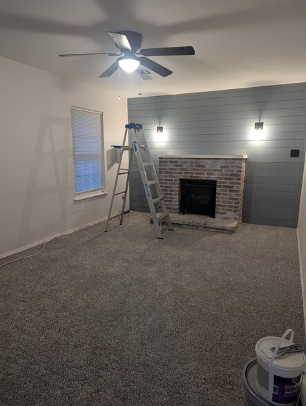 Living room - 131 Beth Dr