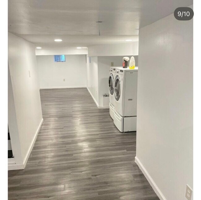 Building Photo - 935 N Saint Bernard St