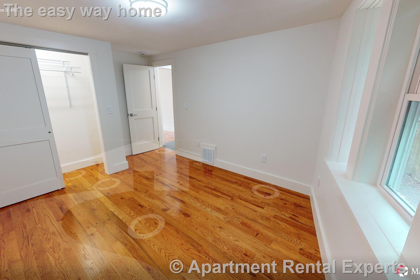 Building Photo - 38 Gibson St