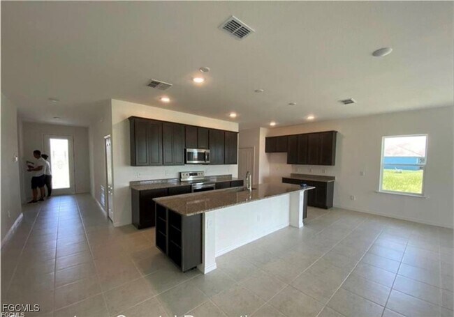 Building Photo - 2032 NW 32nd Ct