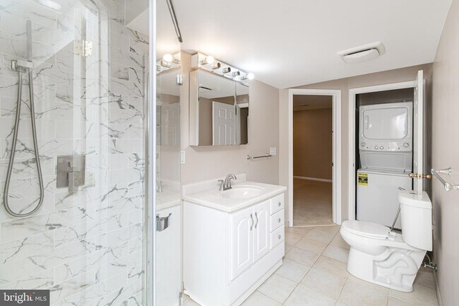 Building Photo - 6239 Willowfield Way