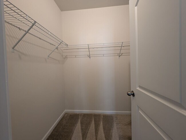 Building Photo - Gorgeous 3 beds, 2.5 bath home located in Harmony at Matthews!