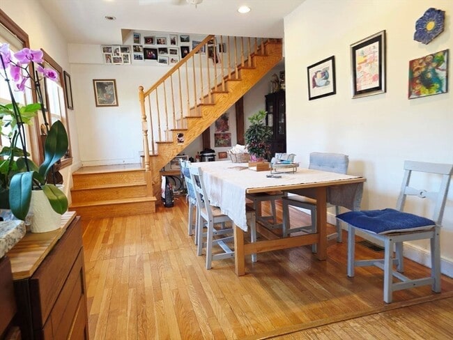 Building Photo - 70 Beaconwood Rd