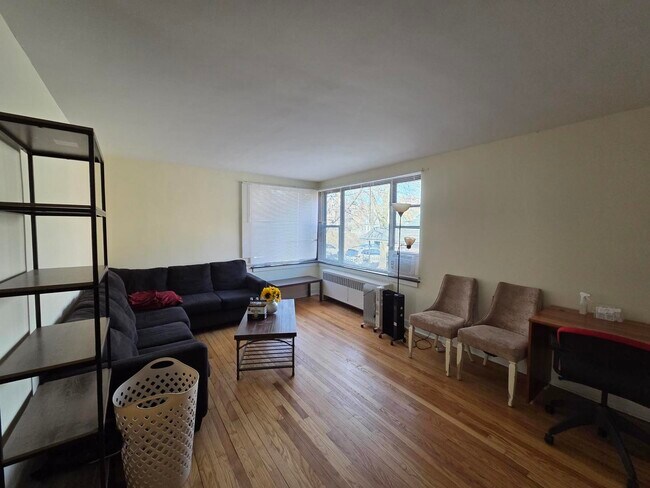 Building Photo - 7375 N Winchester Ave