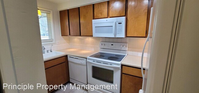 Building Photo - 2 br, 1.5 bath House - 1488 Fetters Loop