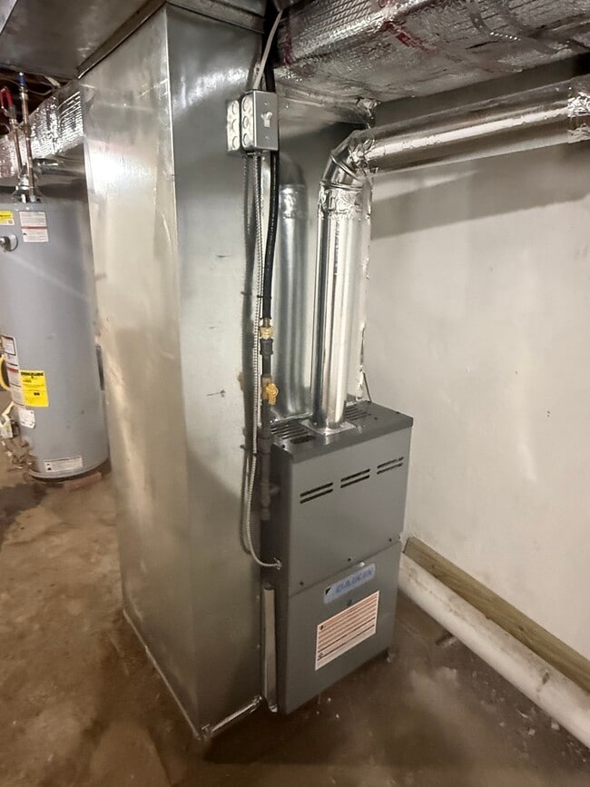 Building Photo - 2329 N Cleveland St