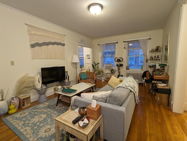 Building Photo - 854 Massachusetts Ave