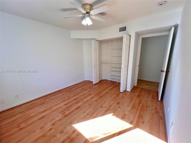 Building Photo - 2433 Pasadena Way