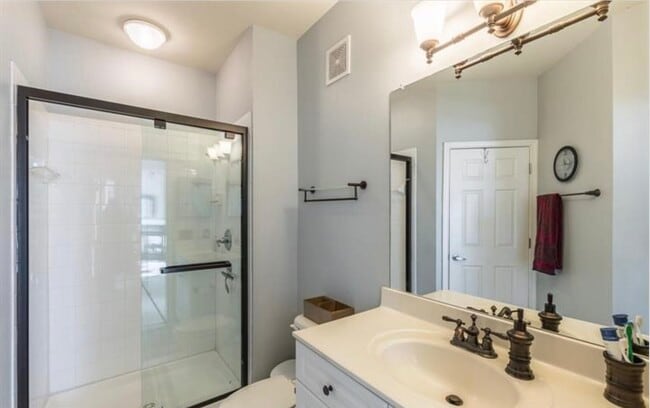 Building Photo - 801 S Greenbrier St