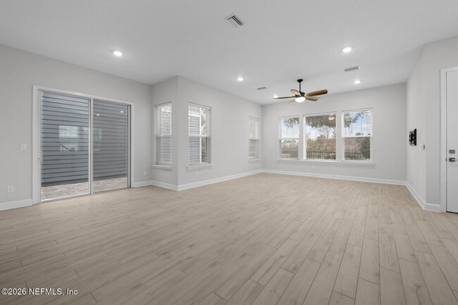 Building Photo - 7400 Beach Walk Pl