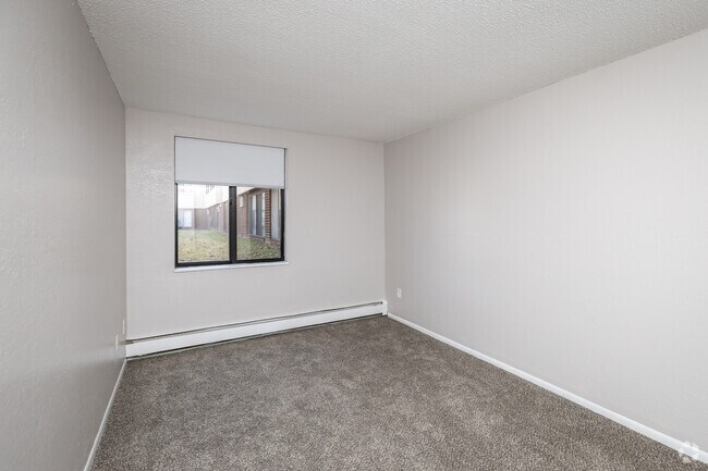 2BR, 1BA - 850SF - Primary Bedroom - Forest Parks II Apartments