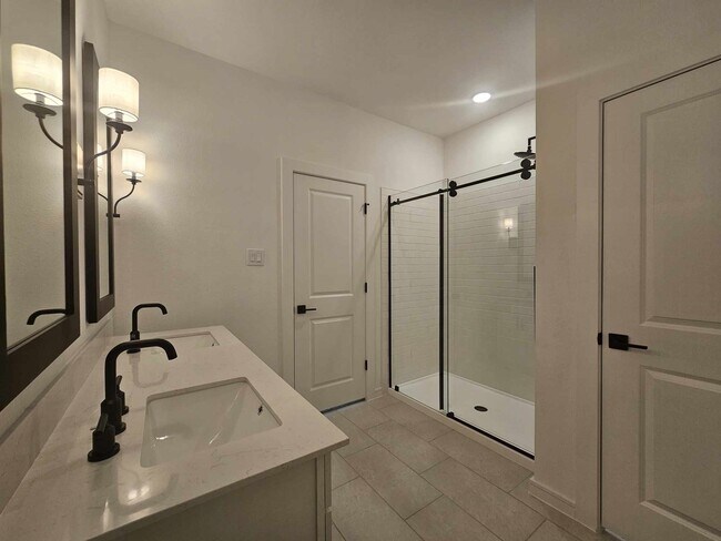 Building Photo - 8438 Tranquil Bay Ct