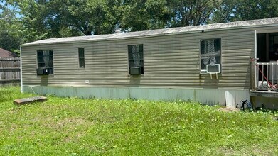 Building Photo - 3840 US-17