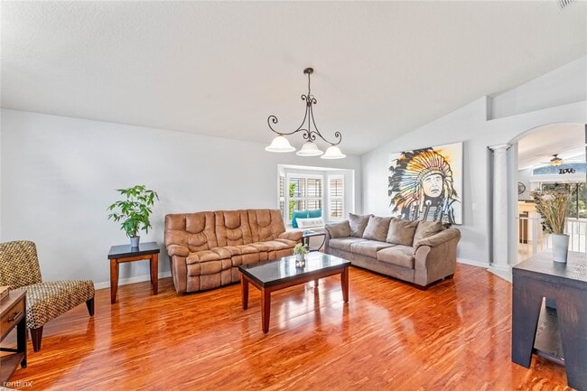 Building Photo - 4 br, 2 bath House - 1613 Crown Hill Boule...