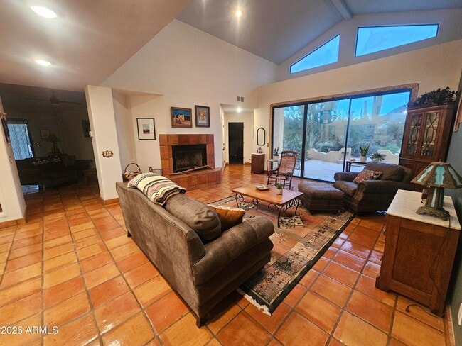 Building Photo - 6540 E Maria Dr