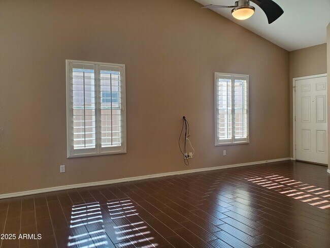 Building Photo - 12059 N 110th St