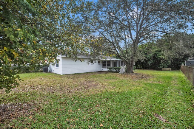 Building Photo - 3208 Socorro Ave