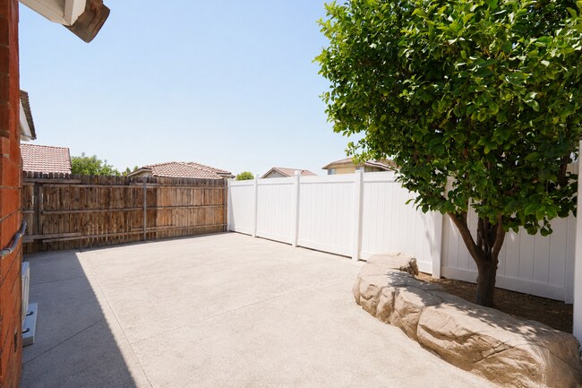 Building Photo - 12549 Lasselle St