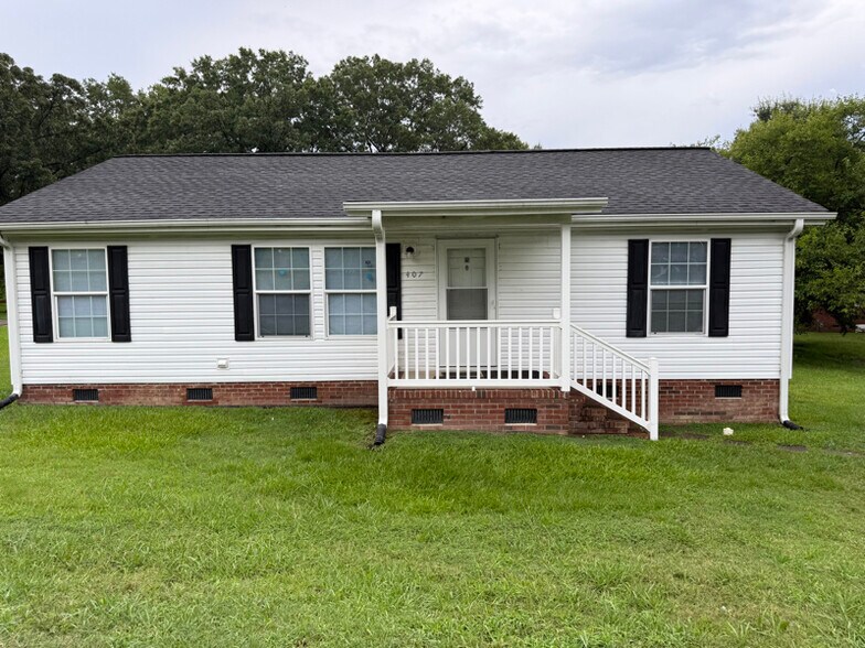 Primary Photo - 407 N Ireland St
