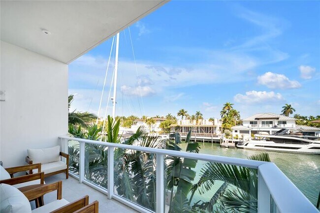 Building Photo - 2311 SE 17th St