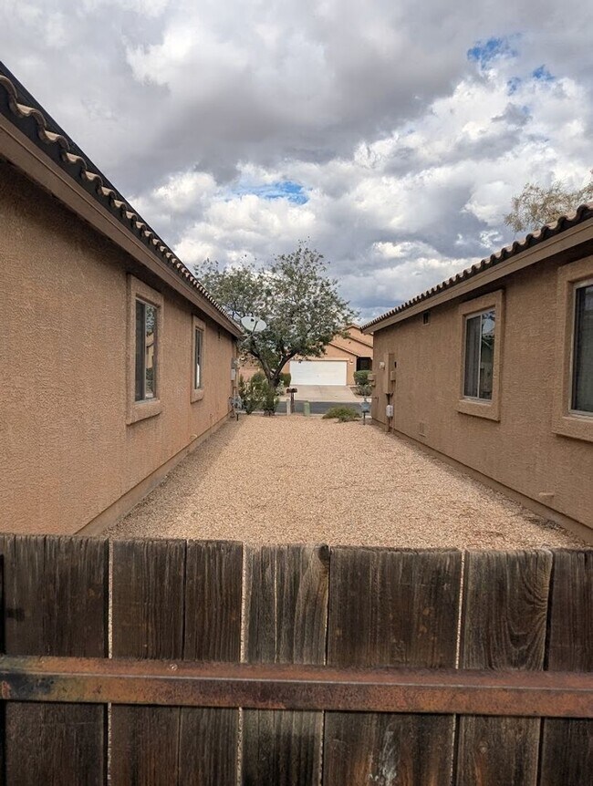 Building Photo - Great Northwest Home with Solar!
