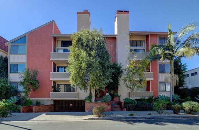 Primary Photo - ***Amazing 2 Bed 2.5 Bath Westwood Condo U...