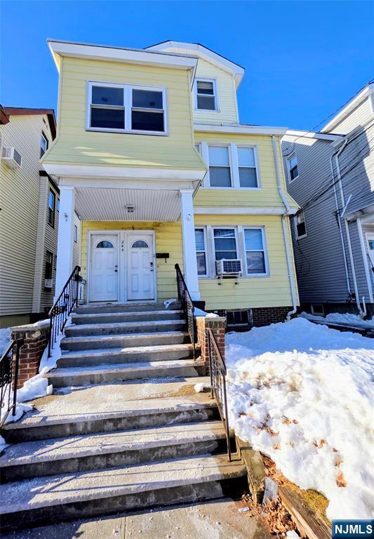 Building Photo - 245 Beech St