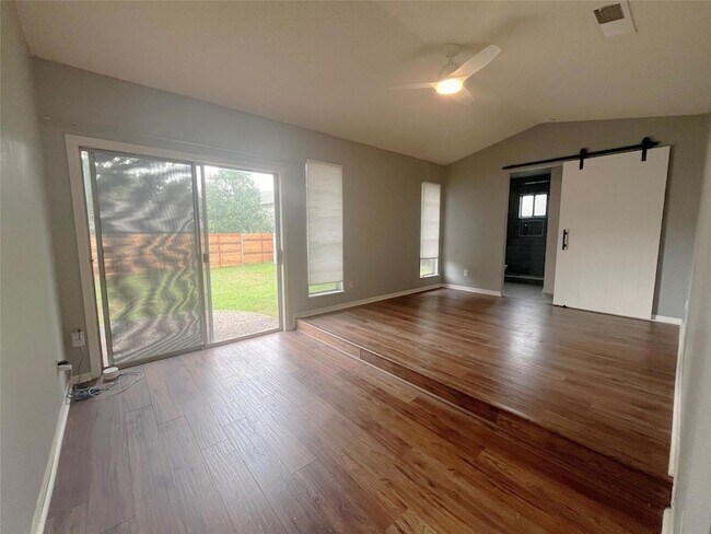 Building Photo - 8702 Dawnridge Cir