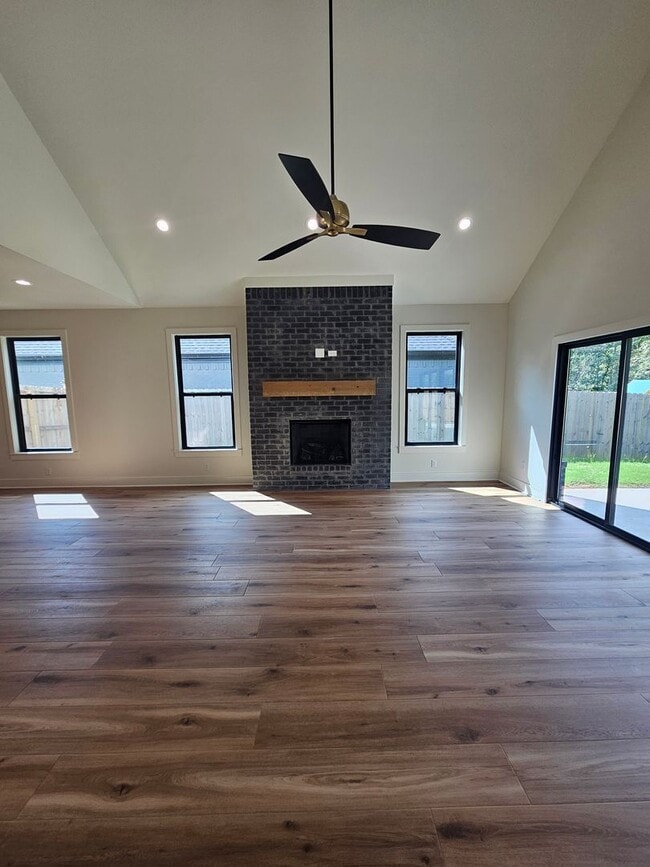 Building Photo - 7233 Havenwood Dr