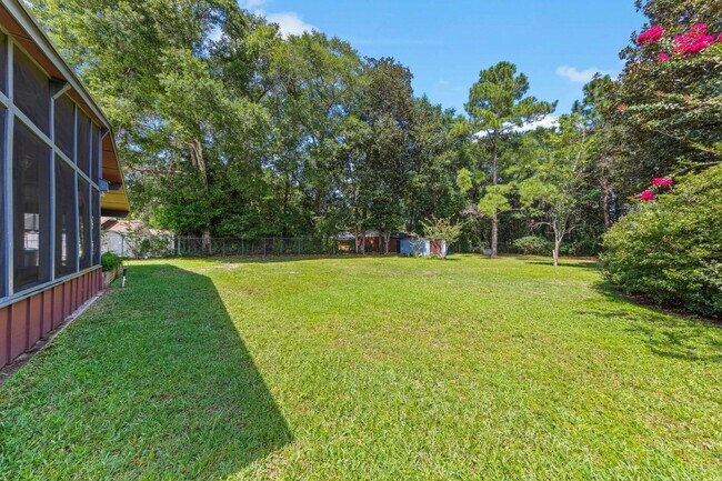 Building Photo - 111 McEwen Dr