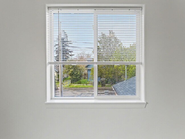 Building Photo - NAVAB02