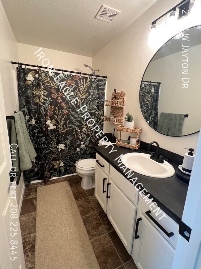 Building Photo - 2792 W Jayton Dr