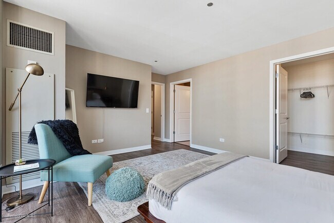 Building Photo - 45 E Chicago Ave