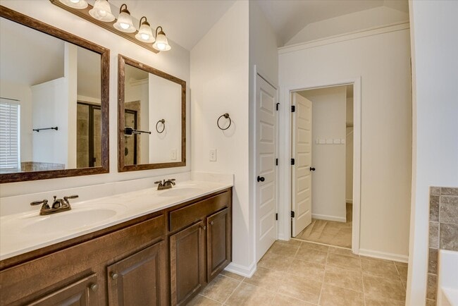 Building Photo - 873 Rollo Domino Cir